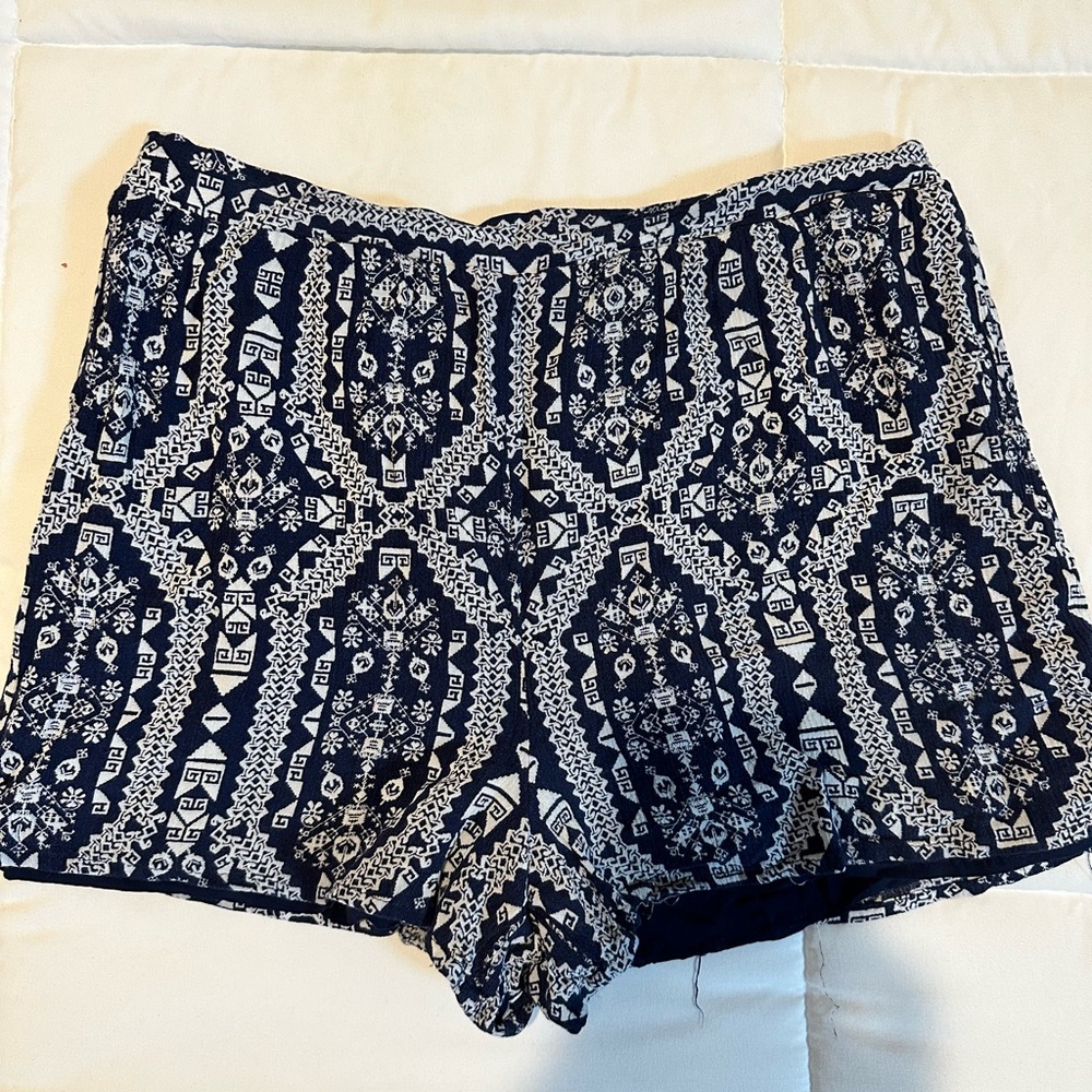 Printed cloth shorts